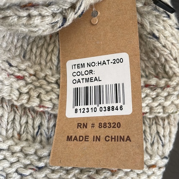 CC Exclusives Beanie - Oatmeal - NWT - Picture 4 of 4